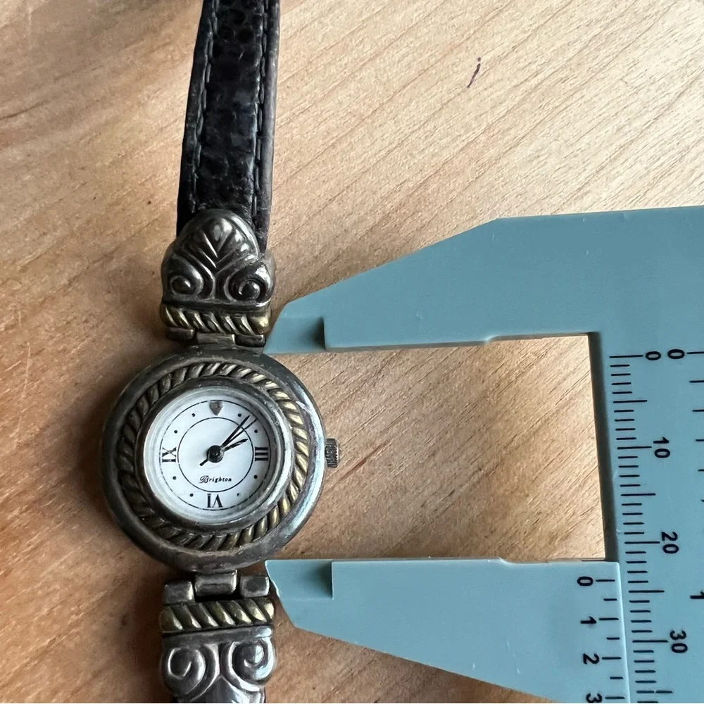 Brighton ladies dainty round Stockholm style fashion watch NEW BATTERY